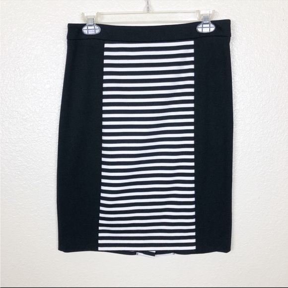 Calvin Klein Black and White Striped Pencil Skirt w/Black Side Panels - Size 4 - Picture 7 of 11